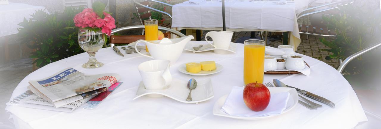 Logis Hotel Et Restaurant Du Dauphin Sées エクステリア 写真