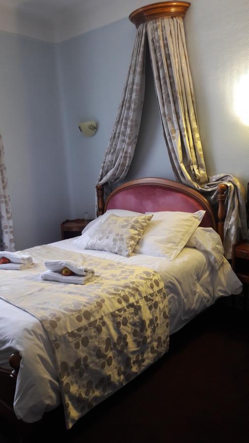 Logis Hotel Et Restaurant Du Dauphin Sées エクステリア 写真