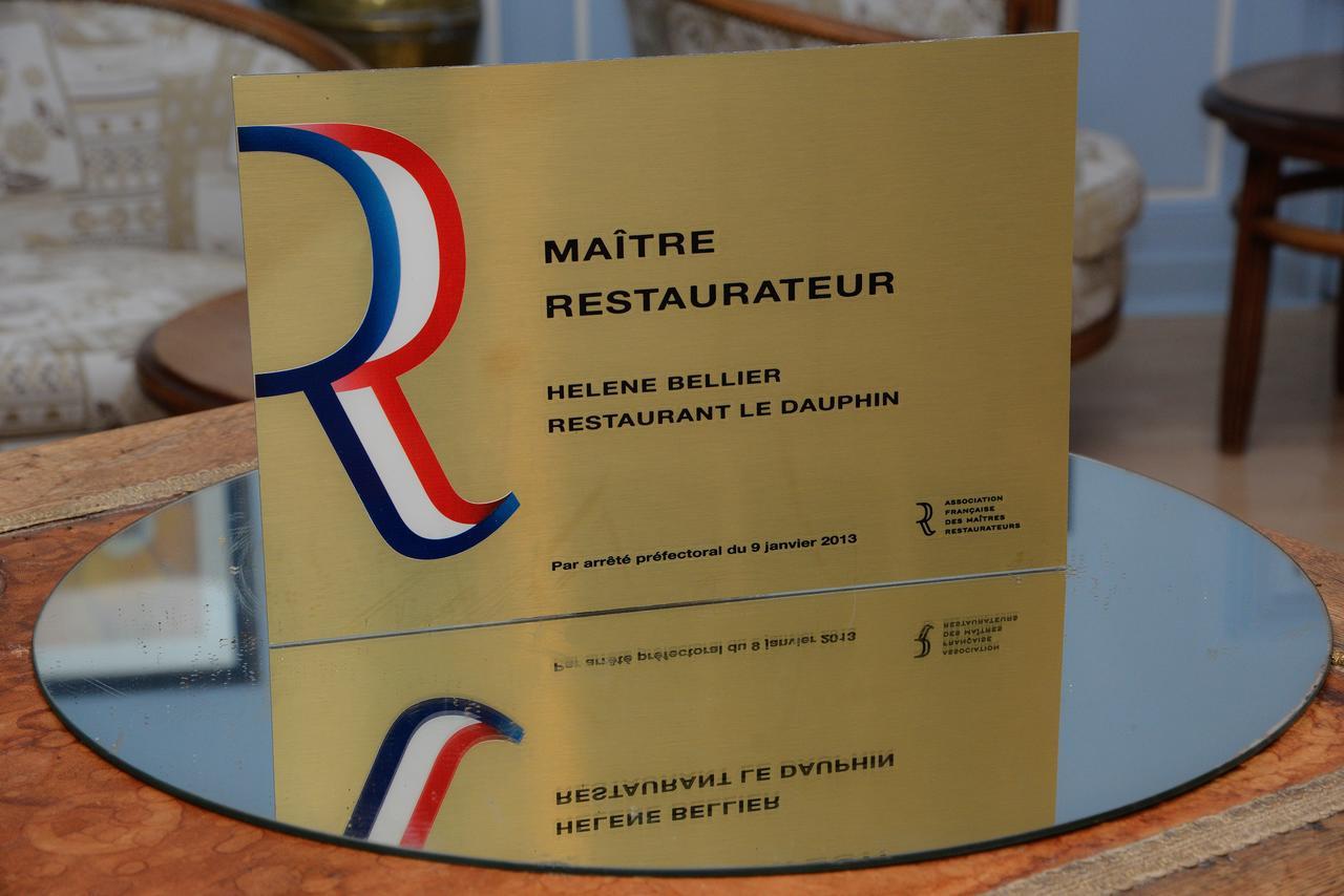 Logis Hotel Et Restaurant Du Dauphin Sées エクステリア 写真
