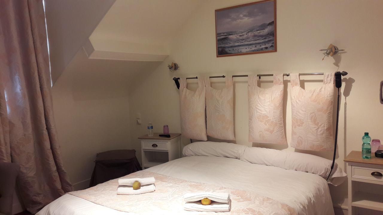Logis Hotel Et Restaurant Du Dauphin Sées エクステリア 写真