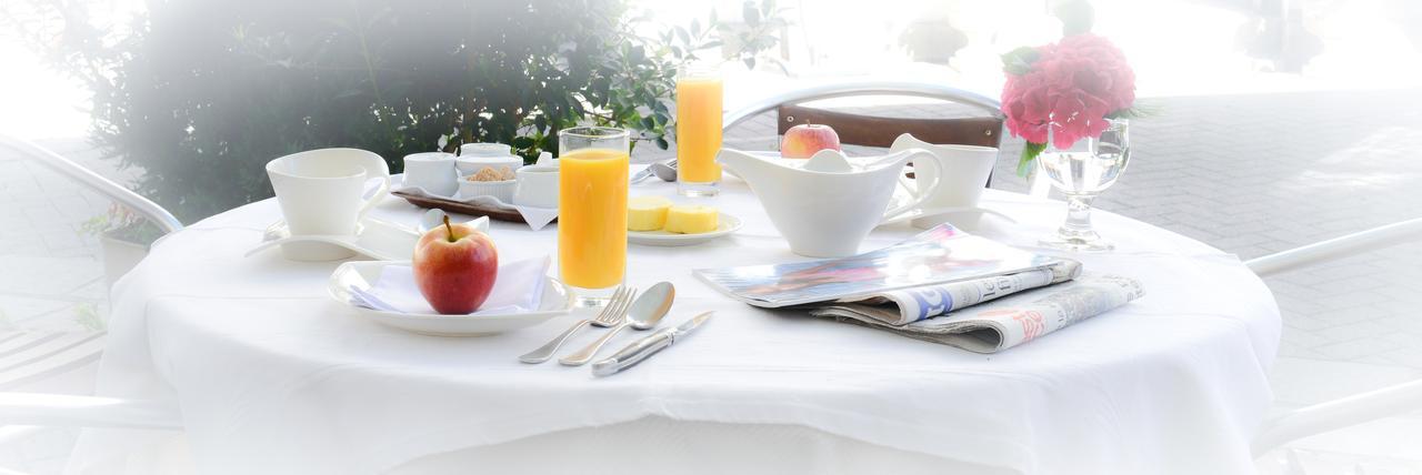 Logis Hotel Et Restaurant Du Dauphin Sées エクステリア 写真