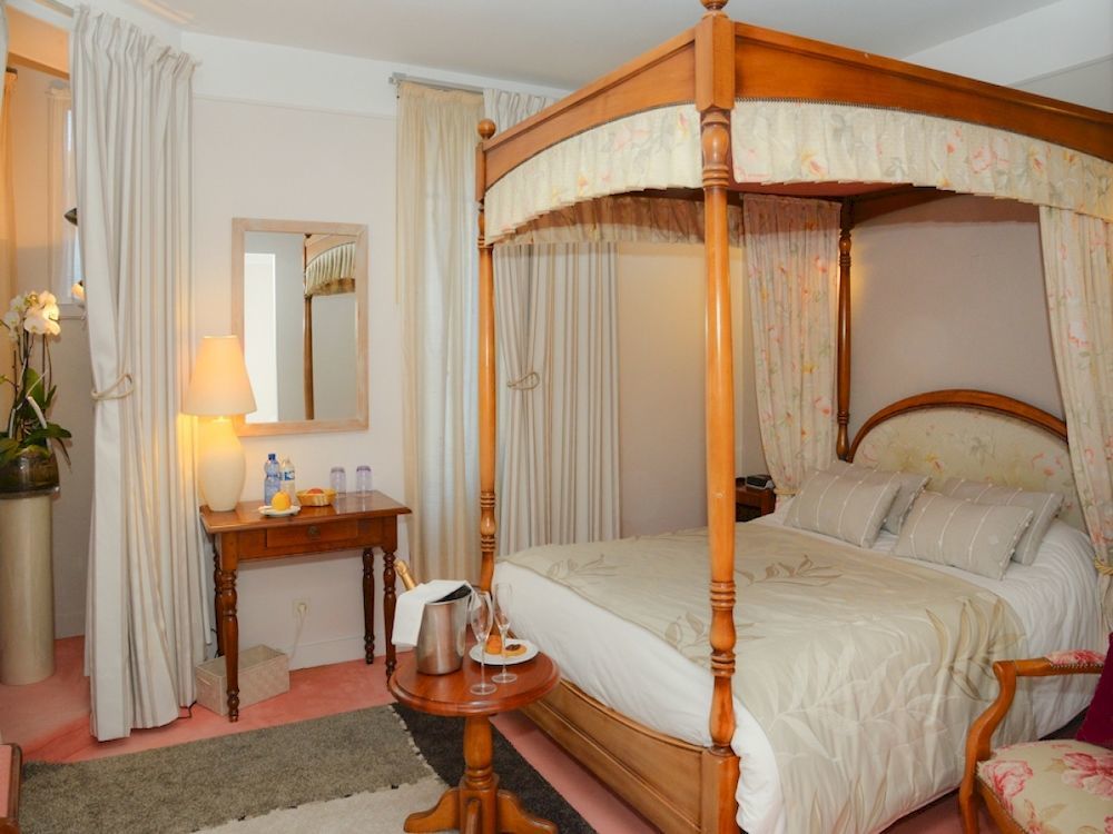Logis Hotel Et Restaurant Du Dauphin Sées エクステリア 写真