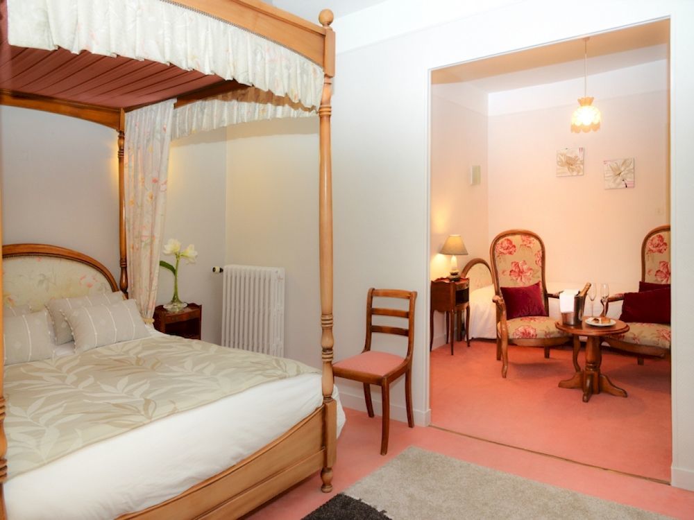 Logis Hotel Et Restaurant Du Dauphin Sées エクステリア 写真