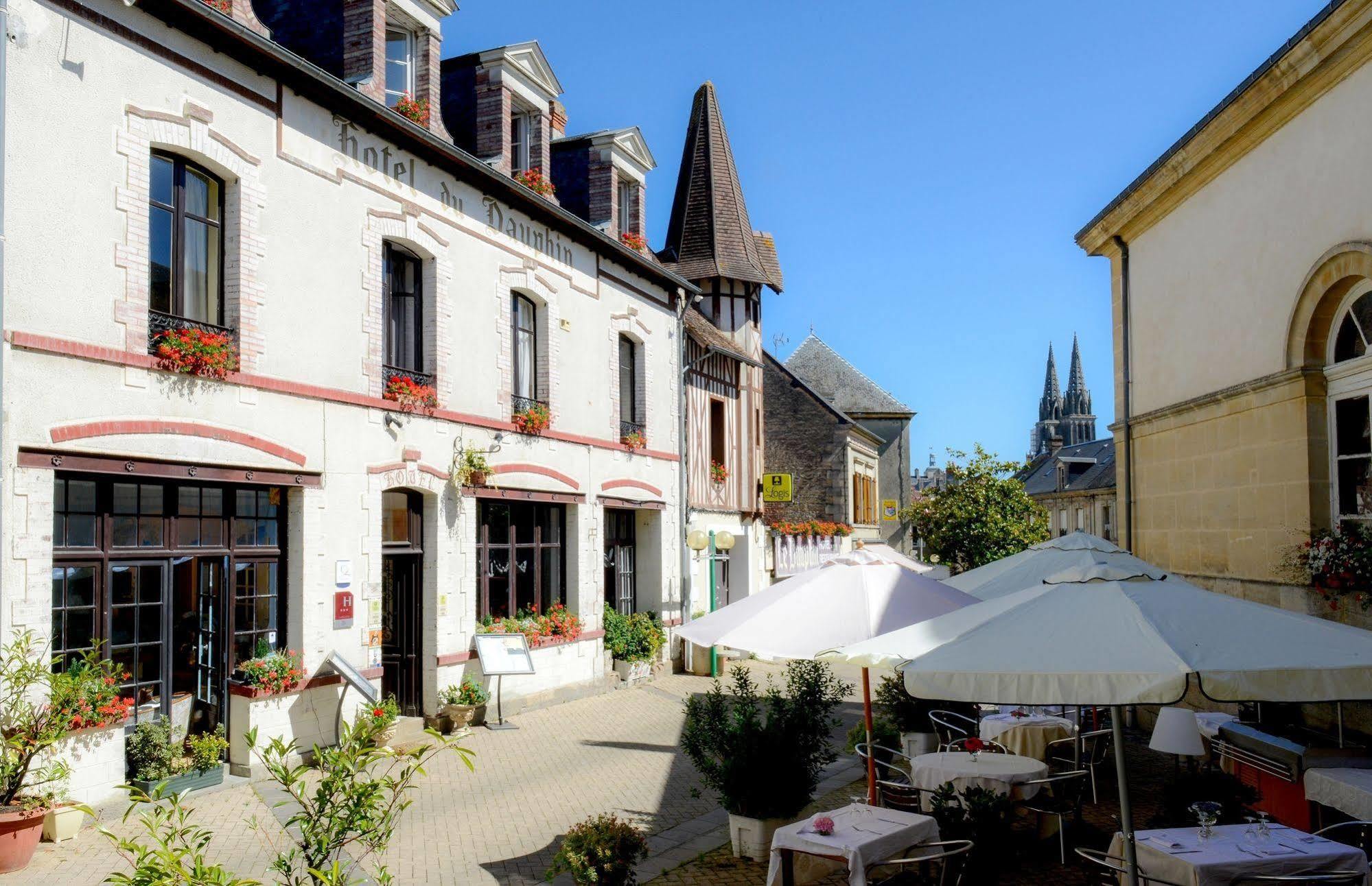 Logis Hotel Et Restaurant Du Dauphin Sées エクステリア 写真